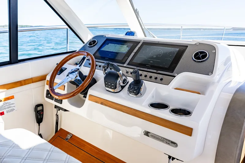 Slide: The Image of Chris-Craft 44 Commander 2018 - 8056036