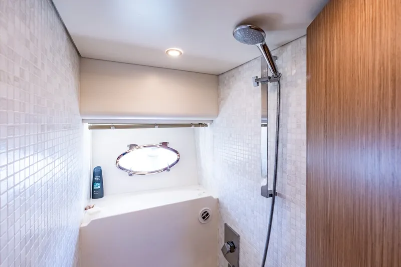 Slide: The Image of Chris-Craft 44 Commander 2018 - 8056005