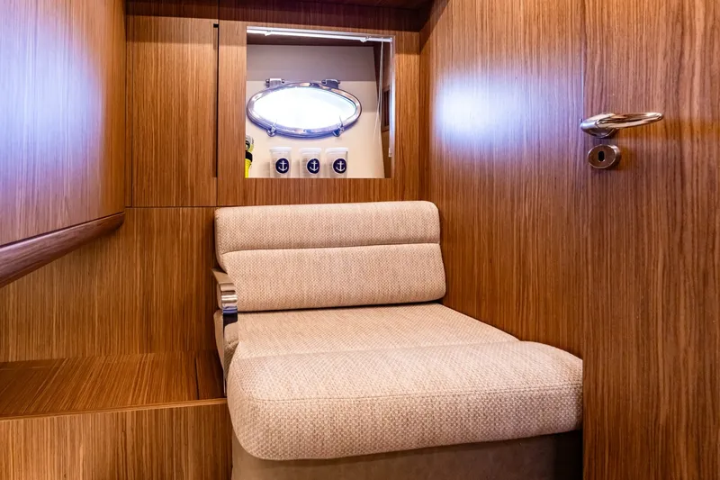 Slide: The Image of Chris-Craft 44 Commander 2018 - 8056007