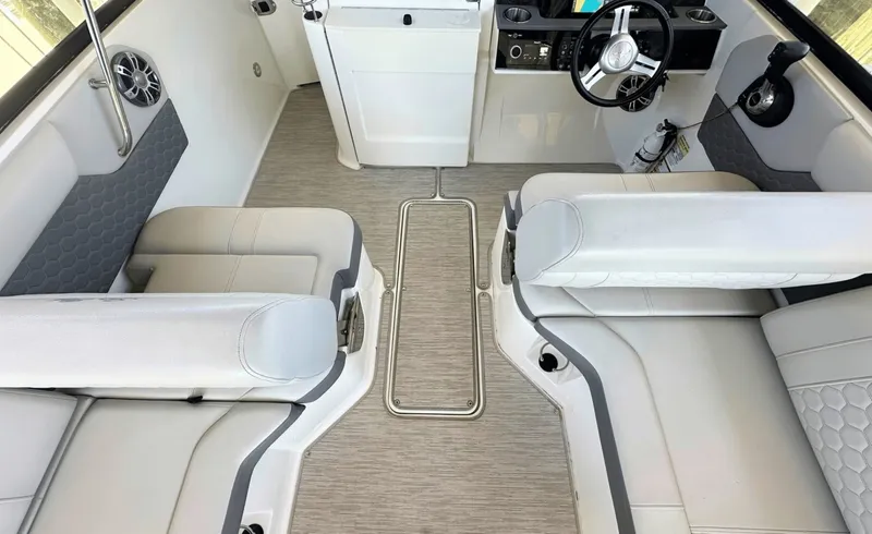 Slide: The Image of Sea Ray 250SDX 2021 - 8056082