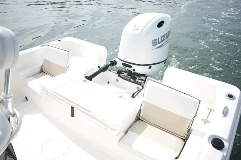 Slide: The Image of Bulls Bay 2200 XS 2025 - 8146445