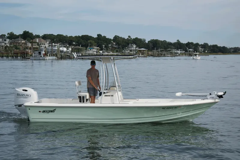 Slide: The Image of Bulls Bay 2200 XS 2025 - 8146398