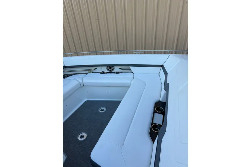 Slide: The Image of Formula 380 Super Sport Crossover I/O 2022 - 8146635
