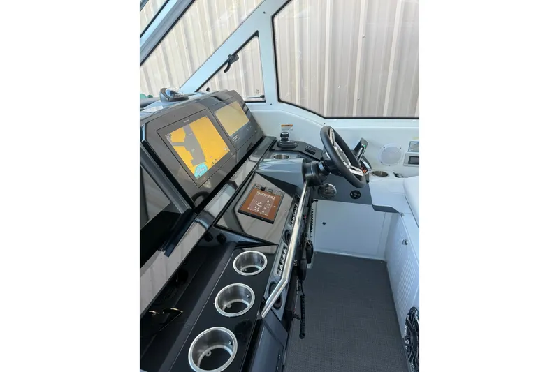 Slide: The Image of Formula 380 Super Sport Crossover I/O 2022 - 8146677