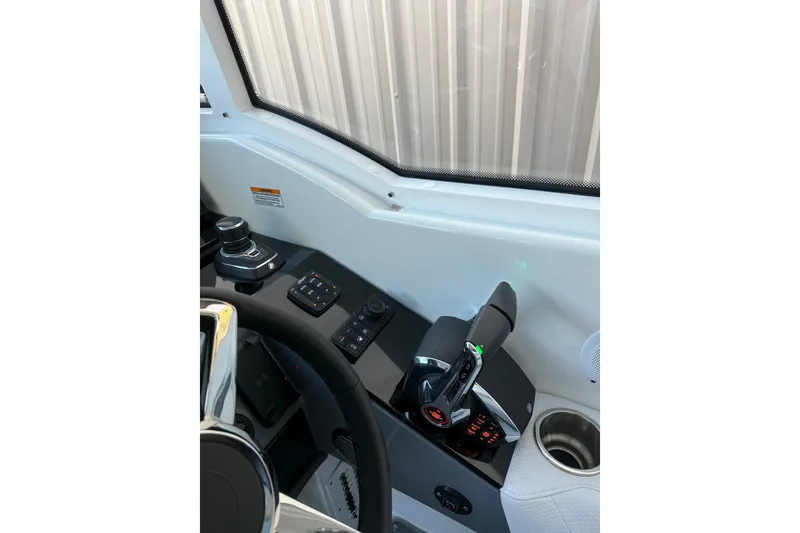Slide: The Image of Formula 380 Super Sport Crossover I/O 2022 - 8146708