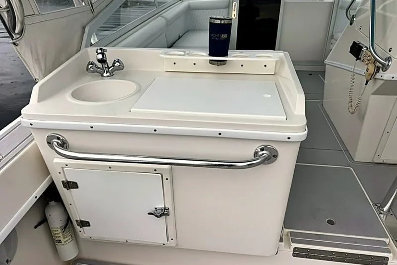 Slide: The Image of Contender 35 Side Console 2003 - 8058292