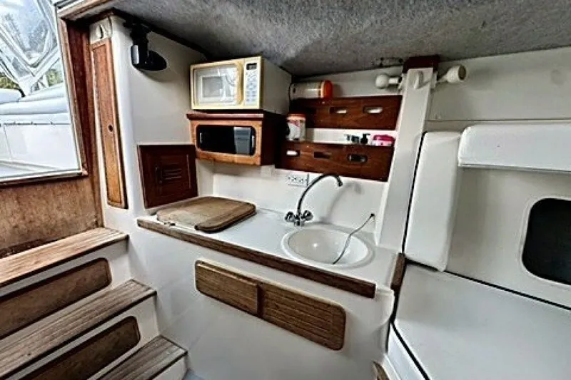 Slide: The Image of Contender 35 Side Console 2003 - 8058297