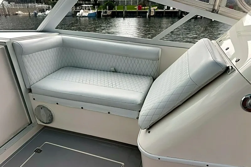 Slide: The Image of Contender 35 Side Console 2003 - 8058290
