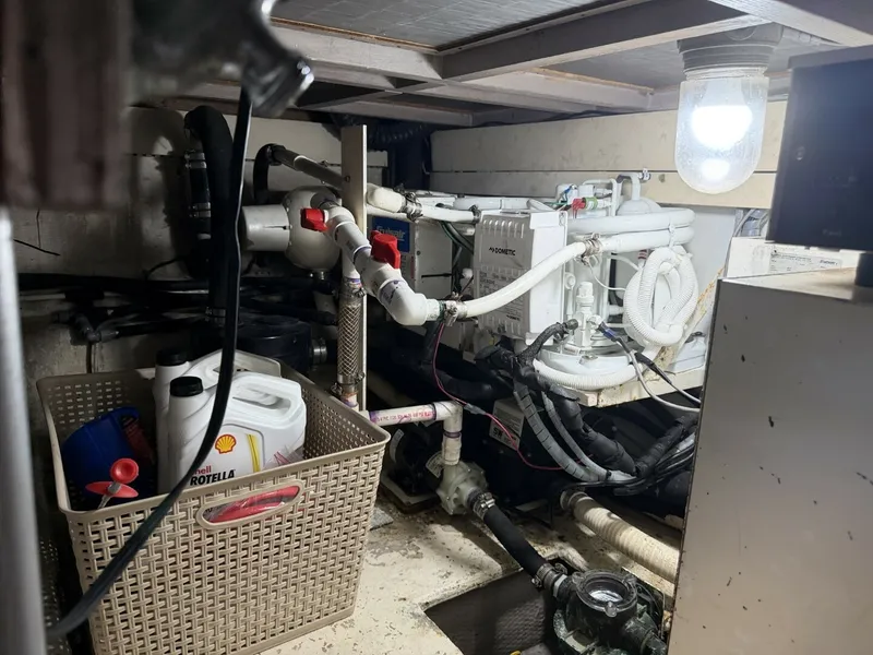 Slide: The Image of Viking 44 Aft Cabin Motor Yacht 1990 - 8144388