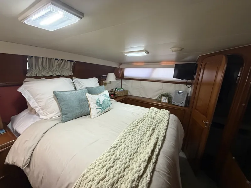 Slide: The Image of Viking 44 Aft Cabin Motor Yacht 1990 - 8144364