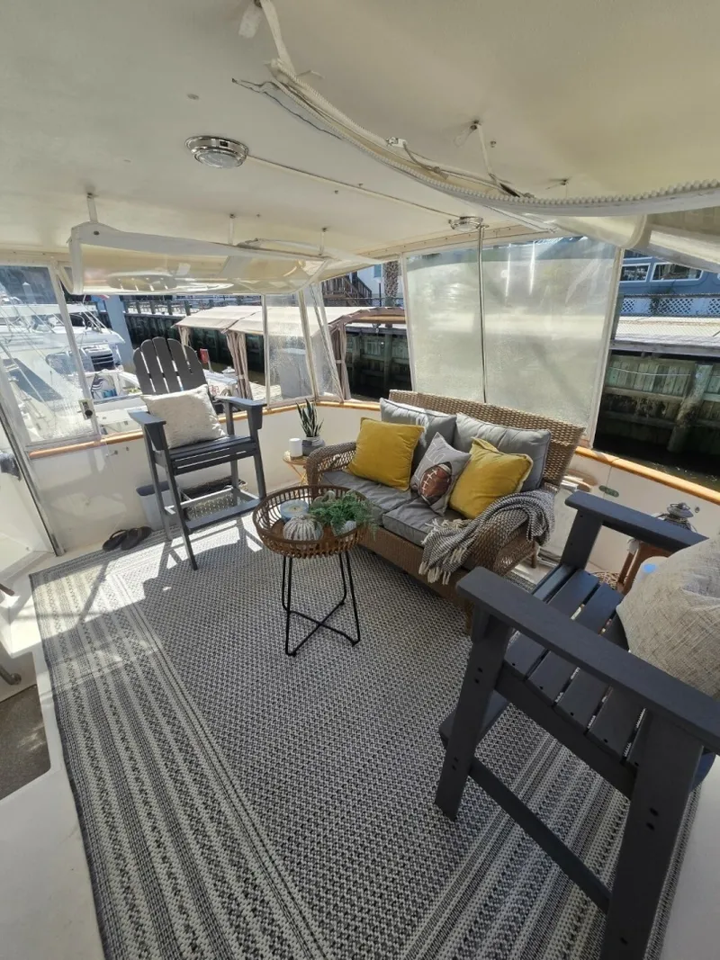 Slide: The Image of Viking 44 Aft Cabin Motor Yacht 1990 - 8064206