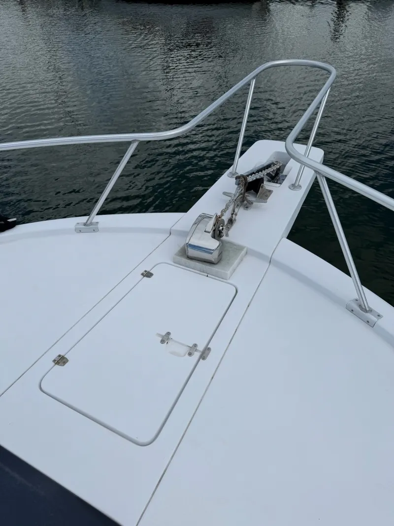 Slide: The Image of Bow of the 40 Open Luhrs - 8064926