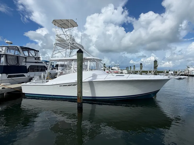 Slide: The Image of 40 Open Luhrs docked at a marina - 8064871
