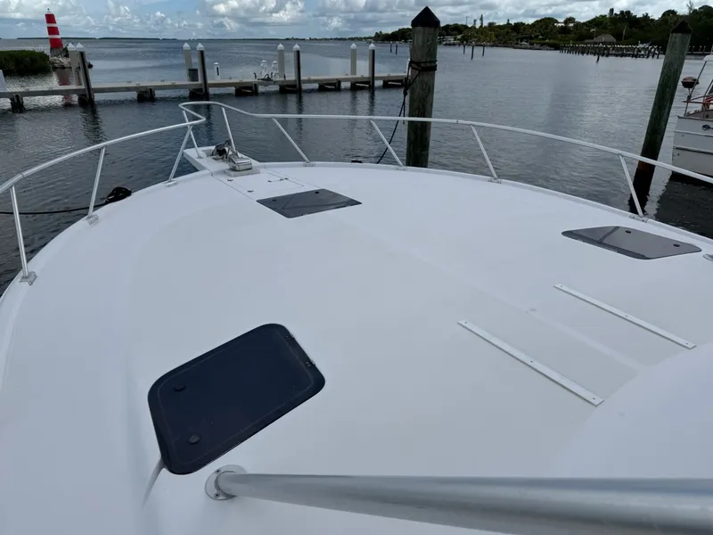 Slide: The Image of Bow of the 40 Open Luhrs - 8064922