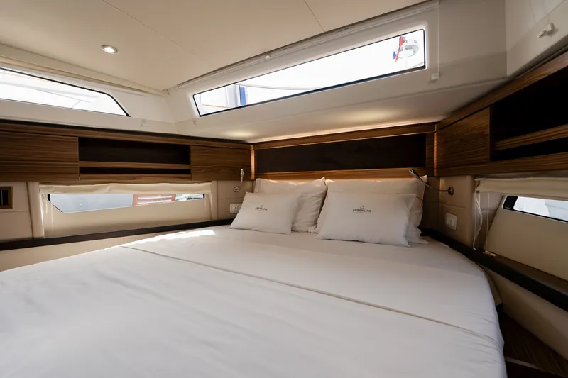 Slide: The Image of Greenline 50 Fly 2027 - 8066347