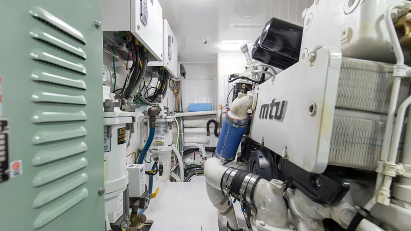 Slide: The Image of 2017 72 Viking Enclosed Bridge Share-E Bridge Engine Room (6) - 8087277