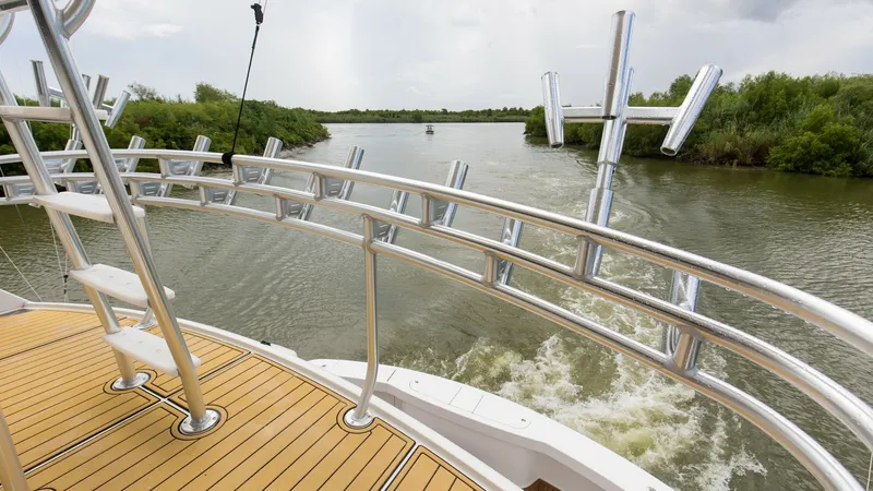 Slide: The Image of 2017 72 Viking Enclosed Bridge Share-E Bridge Deck (5) - 8087251