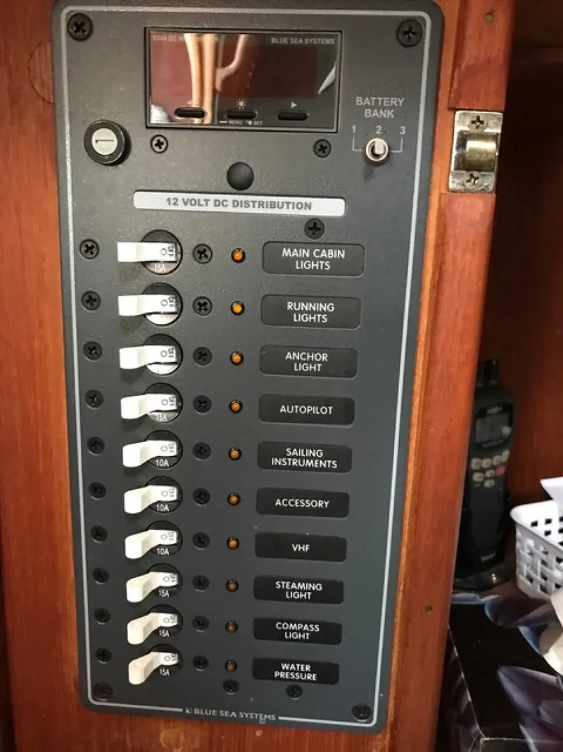 Slide: The Image of 1984 Bayfield 32C Tall Rig - 8167889