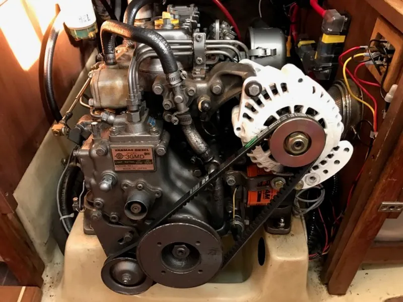 Slide: The Image of 1984 Bayfield 32C Tall Rig - 8167893