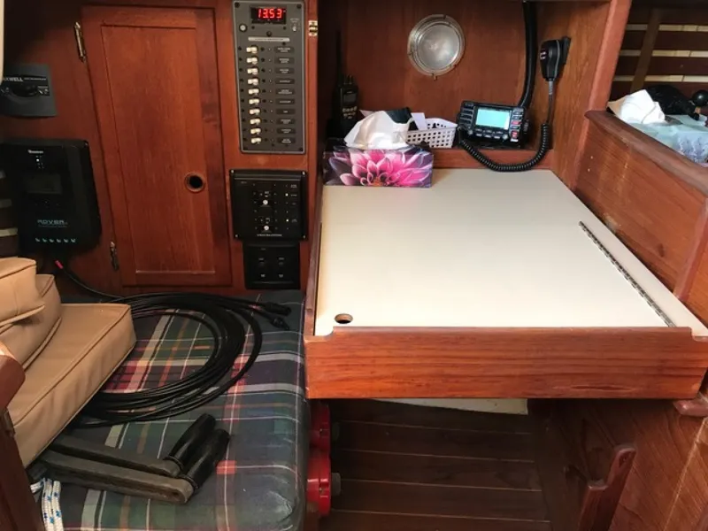 Slide: The Image of 1984 Bayfield 32C Tall Rig - 8167880