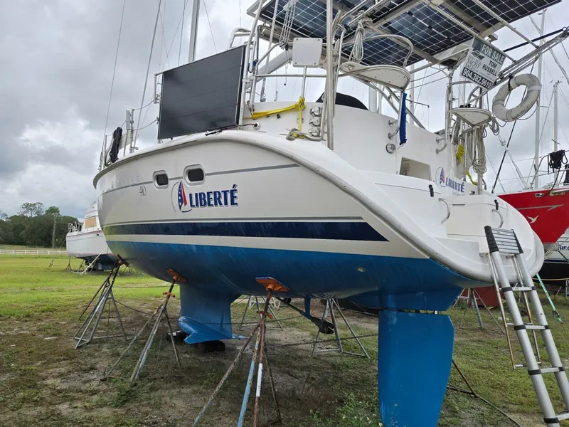 Slide: The Image of Hunter 410 2000 - 8136374
