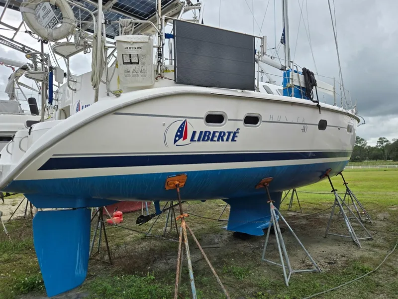 Slide: The Image of Hunter 410 2000 - 8136377