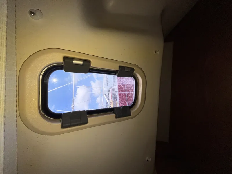 Slide: The Image of Hunter 410 2000 - 8136435