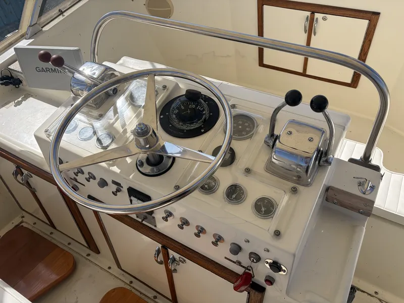 Slide: The Image of Hatteras 38 1972 - 8136469
