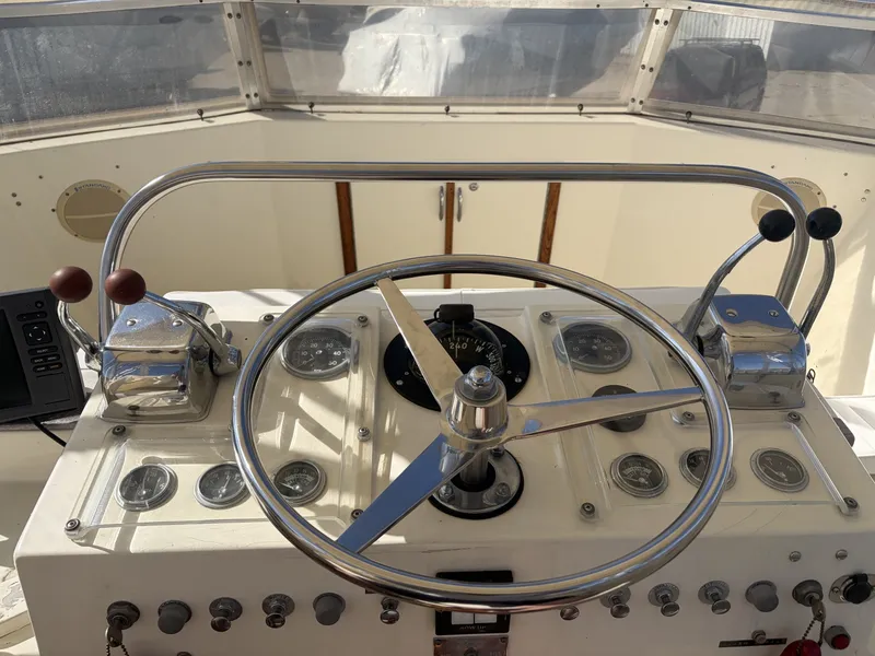 Slide: The Image of Hatteras 38 1972 - 8136474