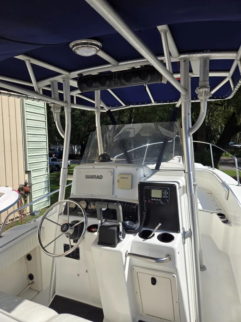 Slide: The Image of Boston Whaler Outrage 2000 - 8139710