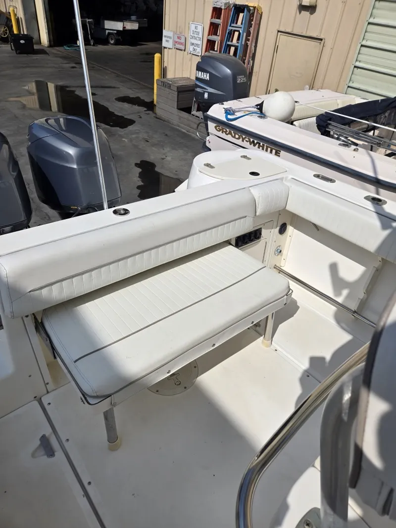 Slide: The Image of Boston Whaler Outrage 2000 - 8139717