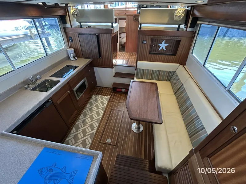 Slide: The Image of 34' Nordic Tugs salon forward - 8136951