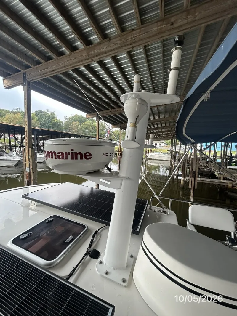 Slide: The Image of 34' Nordic Tugs mast - 8136934