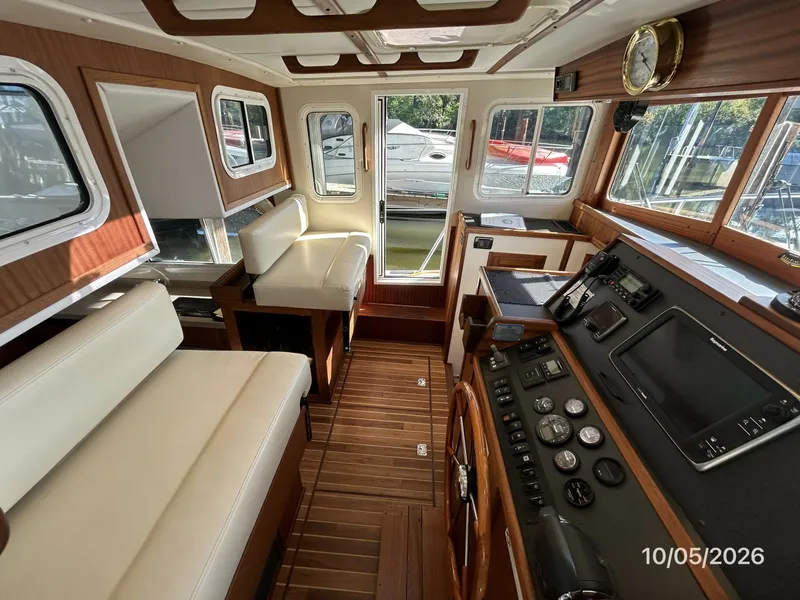 Slide: The Image of 34' Nordic Tugs pilothouse port - 8136943