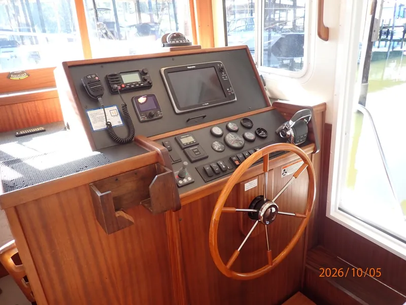 Slide: The Image of 34' Nordic Tugs pilothouse helm1 - 8136940