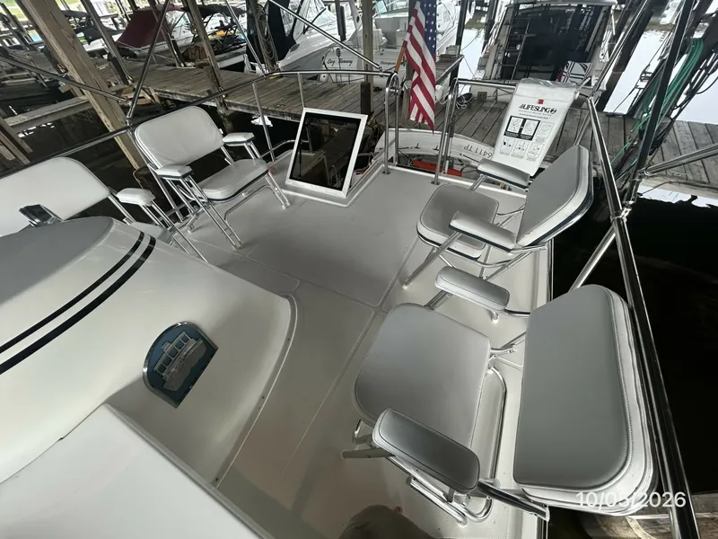 Slide: The Image of 34' Nordic Tugs flybridge aft - 8136911