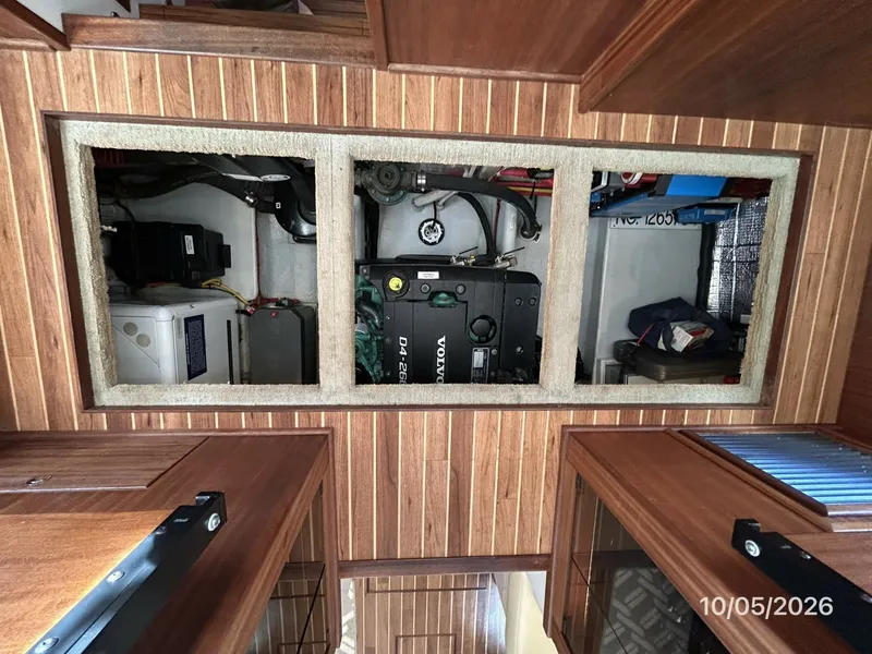 Slide: The Image of 34' Nordic Tugs engine room access - 8136909
