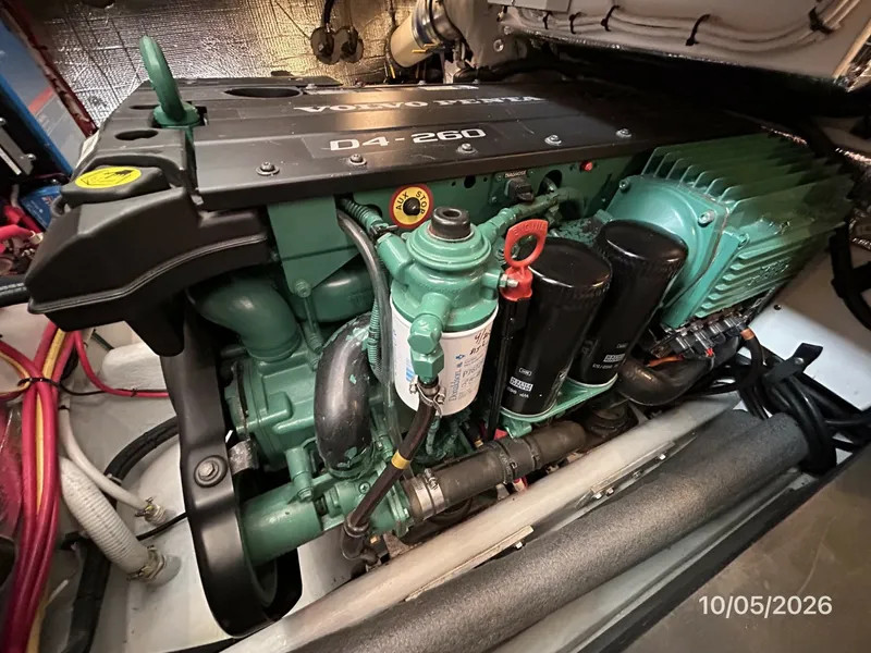 Slide: The Image of 34' Nordic Tugs main engine1 - 8136930
