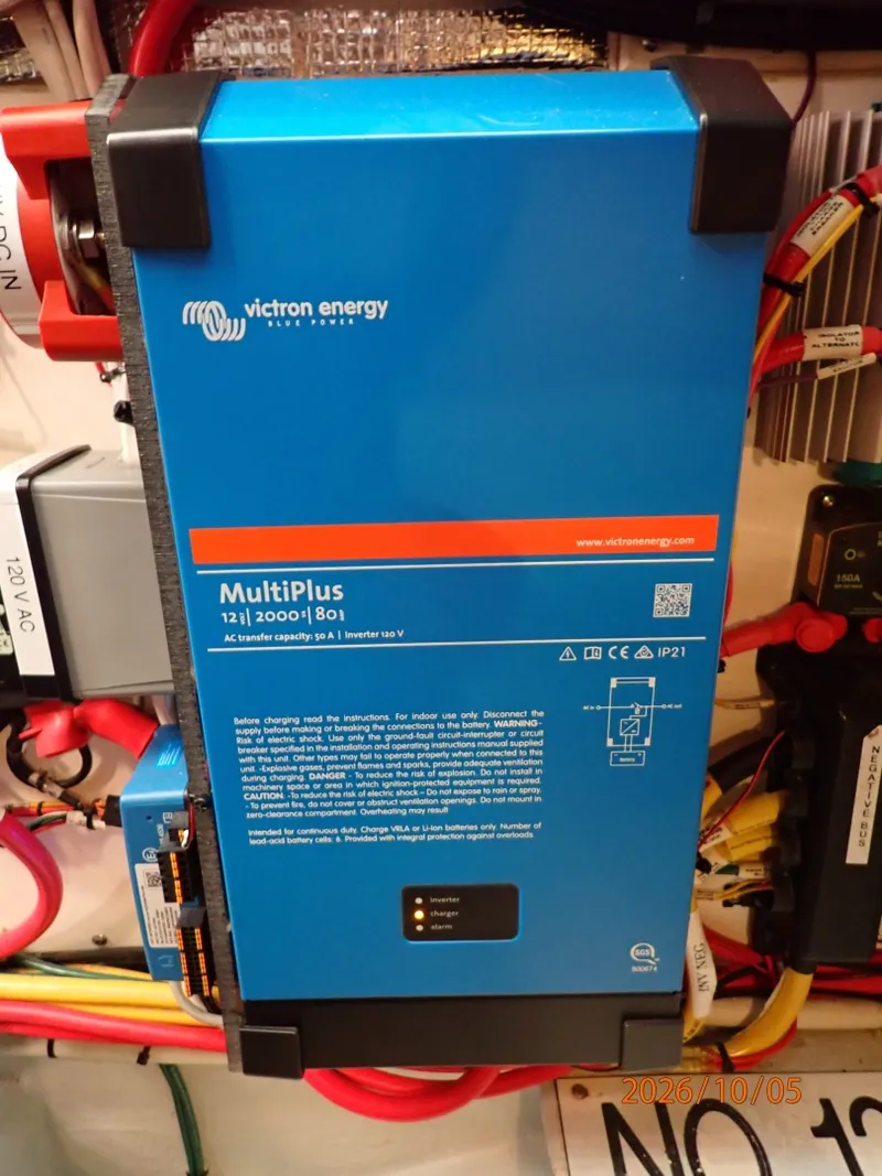 Slide: The Image of 34' Nordic Tugs inverter-charger - 8136929
