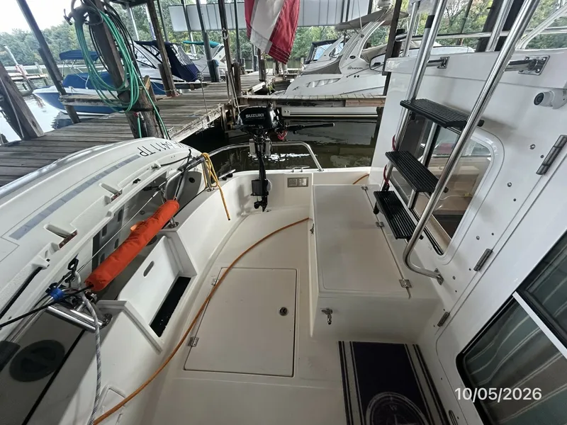 Slide: The Image of 34' Nordic Tugs aftdeck port - 8136900