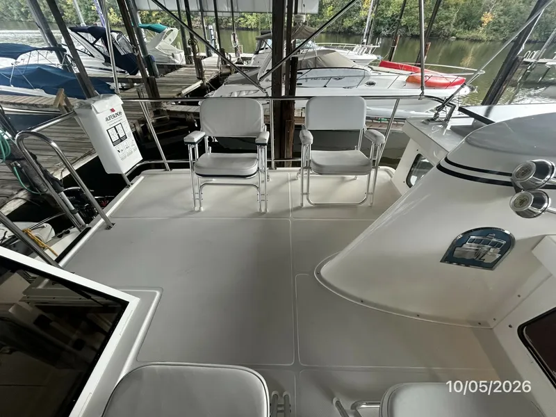 Slide: The Image of 34' Nordic Tugs flybridge port - 8136913