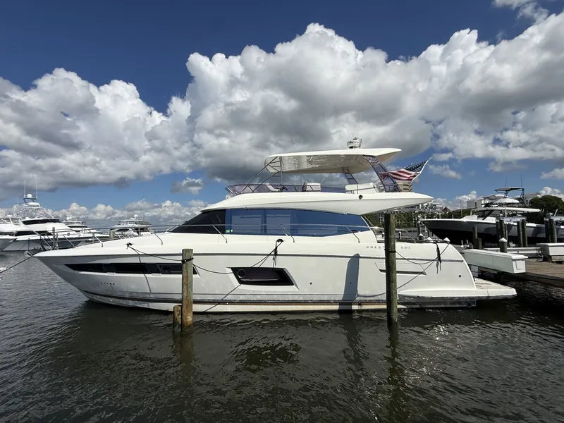 Slide: The Image of Prestige 55 Fly 2015 - 8138718