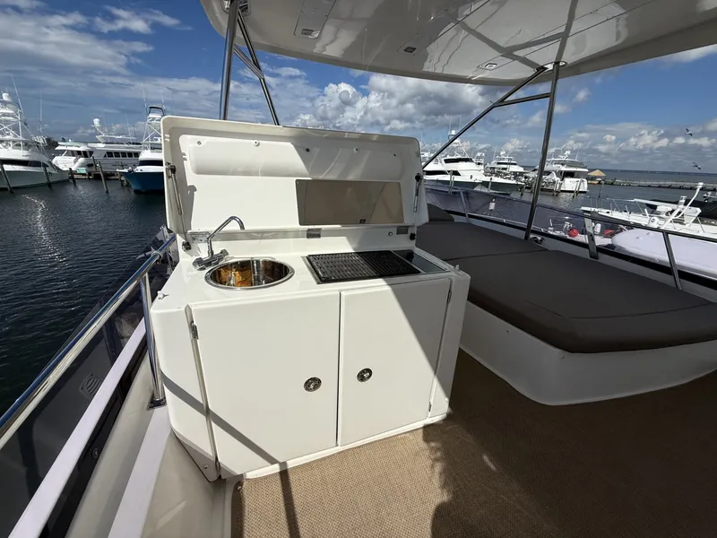 Slide: The Image of Prestige 55 Fly 2015 - 8138710