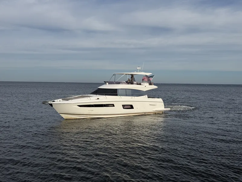 Slide: The Image of Prestige 55 Fly 2015 - 8138661