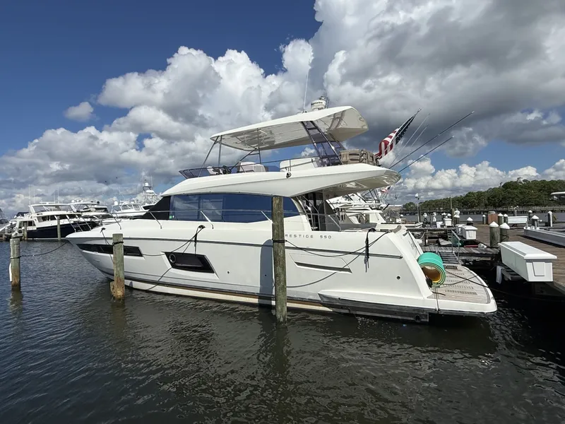 Slide: The Image of Prestige 55 Fly 2015 - 8138668