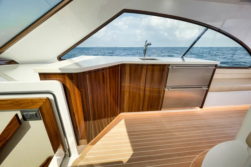 Slide: The Image of Jarrett Bay 56 2022 - 8140225
