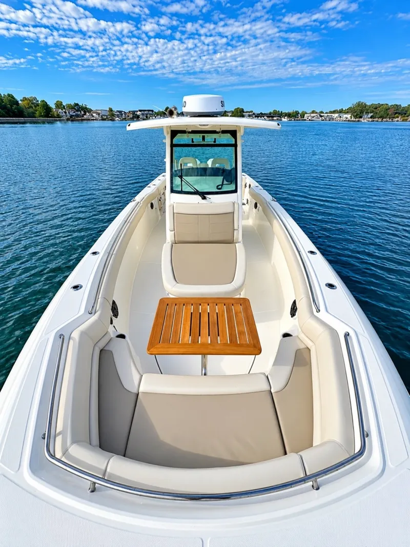 Slide: The Image of Boston Whaler 330 Outrage 2024 - 8140476
