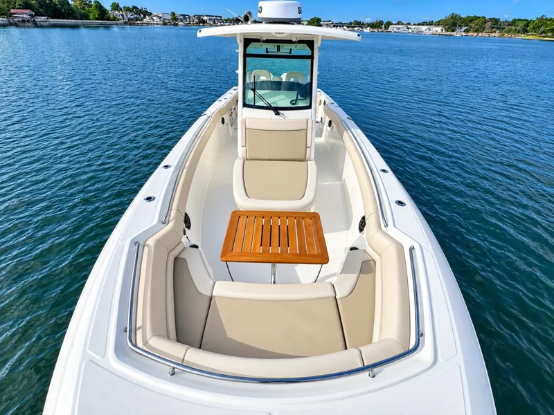 Slide: The Image of Boston Whaler 330 Outrage 2024 - 8140480