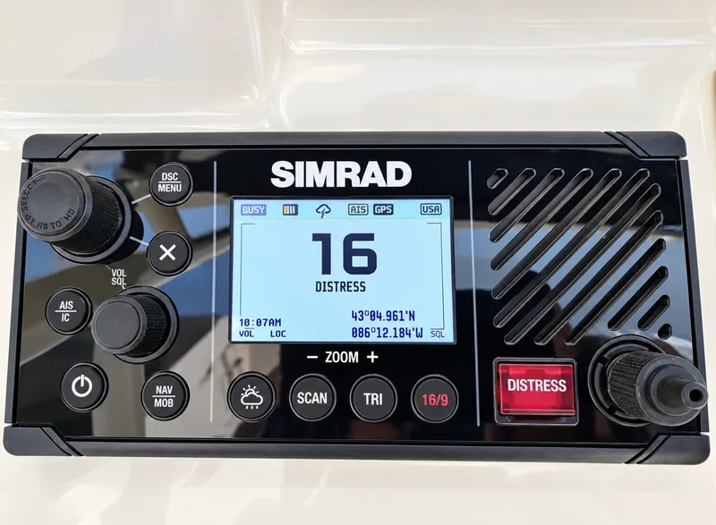 Slide: The Image of Boston Whaler 330 Outrage 2024 - 8140475