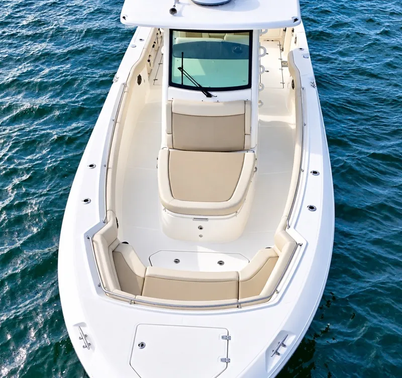 Slide: The Image of Boston Whaler 330 Outrage 2024 - 8140488